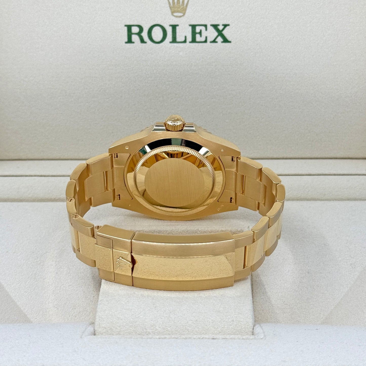 Submariner Date, 18k Yellow Gold, 41mm, Ref# 126618lb-0002